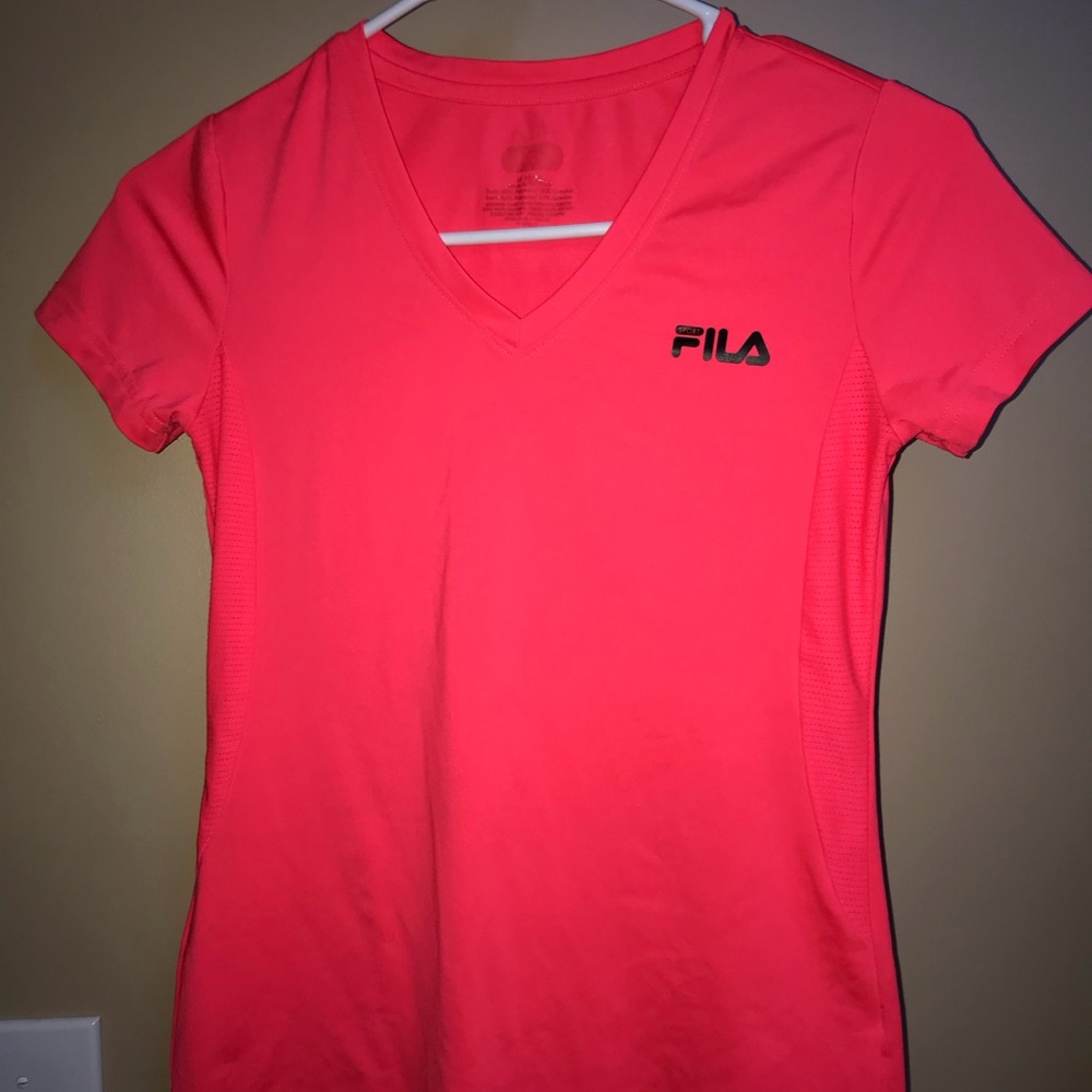 Athletic shirt